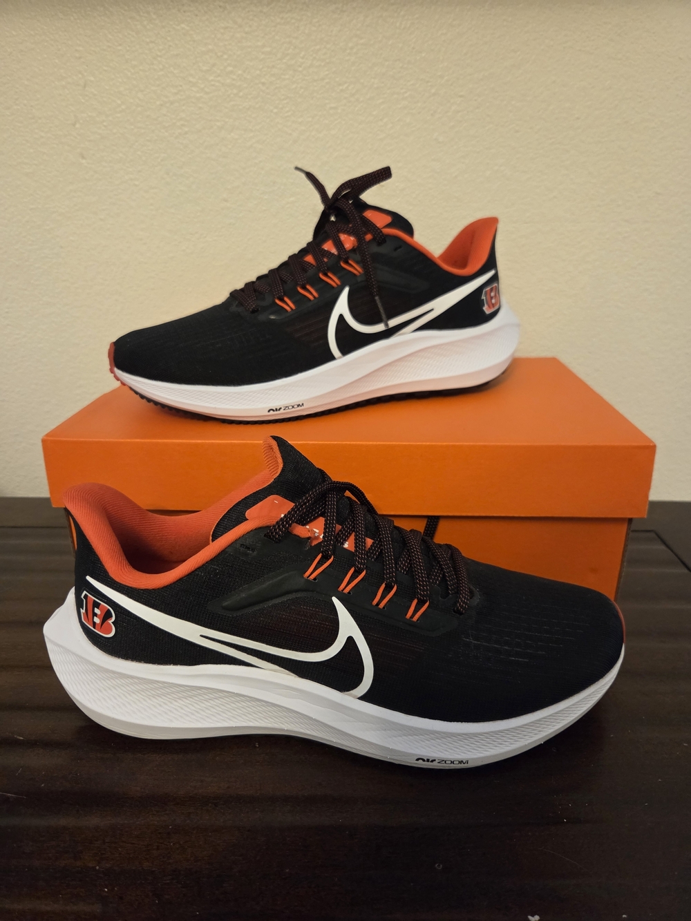 Cincinnati Bengals Nike Air Zoom Pegasus 39, Size 6.5